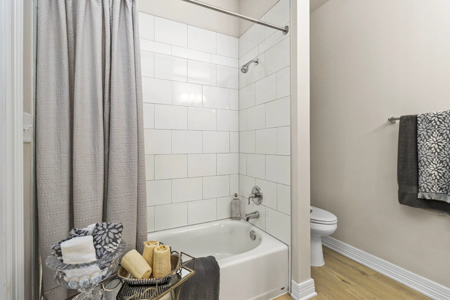 One-Bedroom 06